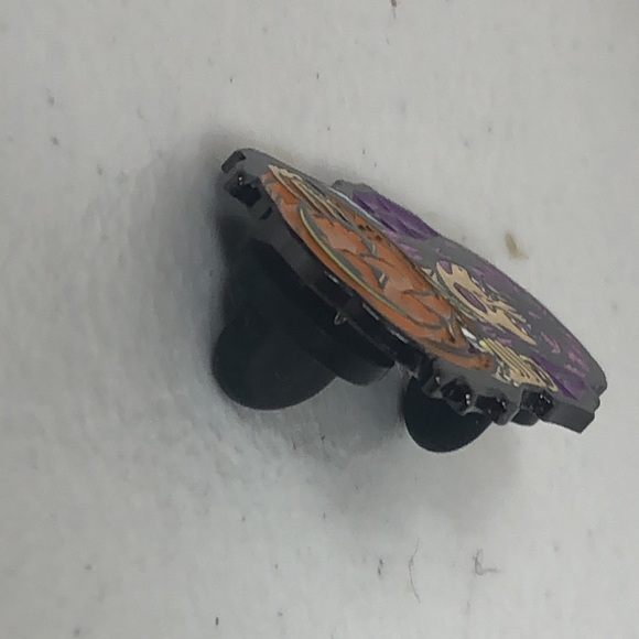 Elvira Pin Mistress Of The Dark - Picture 7 of 7